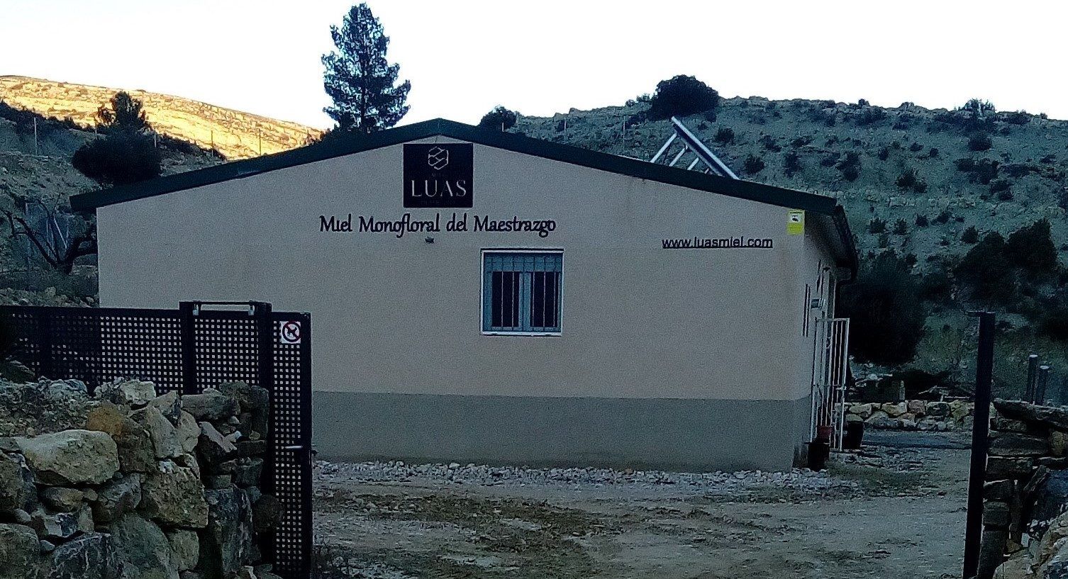 Miel LUAS, planta-de-envasado Miel LUAS, planta de extracción y envasado